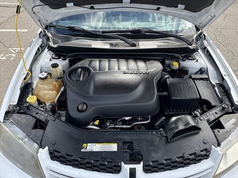 Used 2012 Dodge Avenger R/T FWD image 33