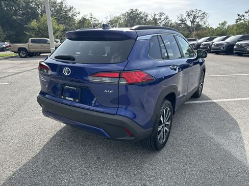Used 2025 Toyota Corolla Cross XLE FWD image 14