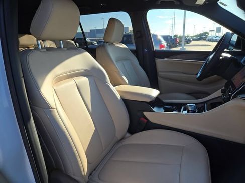 Used 2025 Jeep Grand Cherokee L Limited RWD image 26