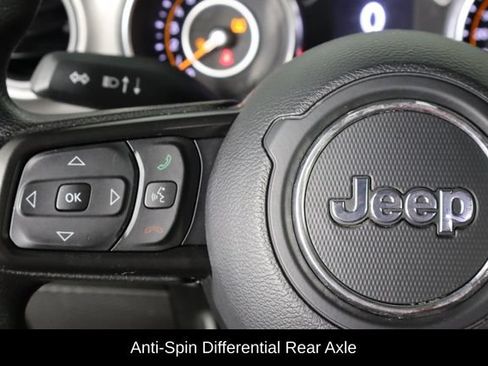 Used 2022 Jeep Gladiator Sport AWD/4WD image 8