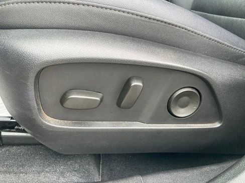 Used 2025 Chevrolet Equinox LT w/ Convenience Package II FWD image 14