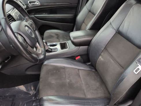 Used 2020 Jeep Grand Cherokee Altitude image 16