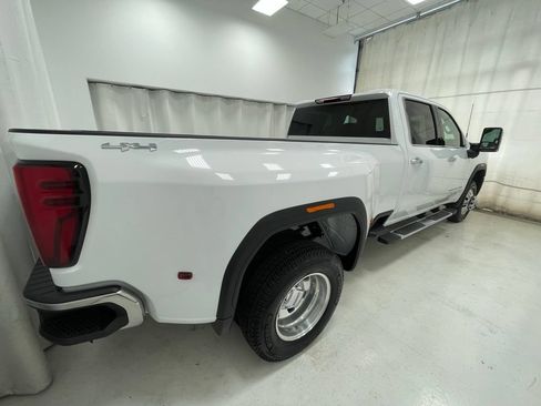 New 2026 GMC Sierra 3500 SLT w/ SLT Convenience Package AWD/4WD image 4
