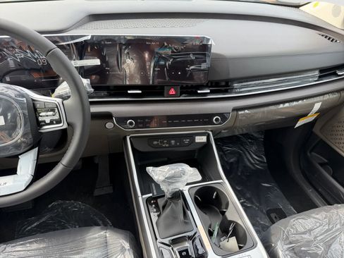 New 2026 Kia Carnival EX FWD image 14
