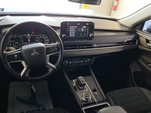 Used 2022 Mitsubishi Outlander SE AWD/4WD image 8