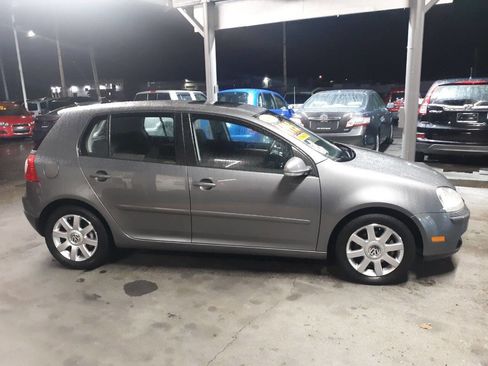 Used 2008 Volkswagen Rabbit 4-Door image 2