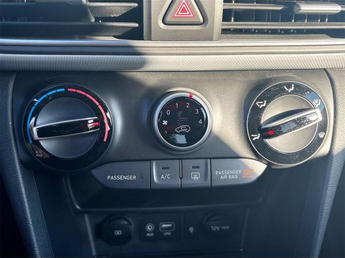 Used 2020 Hyundai Kona SEL Plus image 15