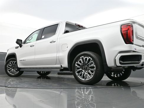Used 2023 GMC Sierra 1500 Denali Ultimate image 32