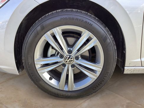 Used 2024 Volkswagen Jetta SE image 31