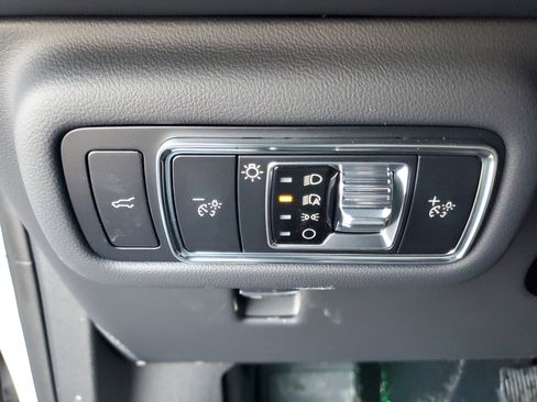 New 2026 Lincoln Nautilus Premier image 13