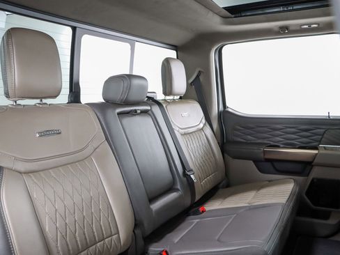 Used 2025 Ford F450 Platinum w/ Platinum Plus Package image 32