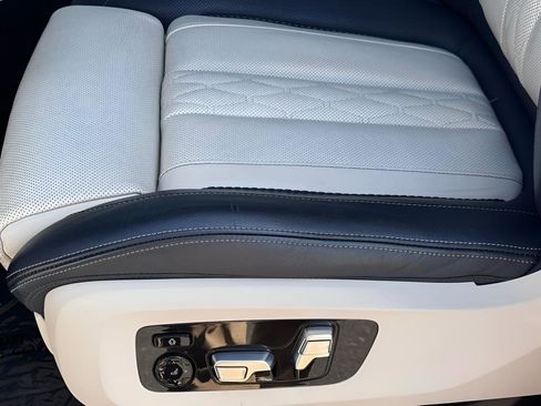 Used 2020 BMW X7 xDrive40i w/ Luxury Seating Package AWD/4WD image 36