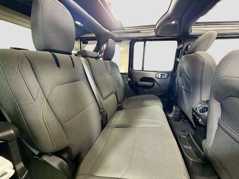Used 2024 Jeep Wrangler Unlimited w/ Convenience Group AWD/4WD image 29