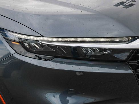 Used 2024 Honda CR-V LX image 4