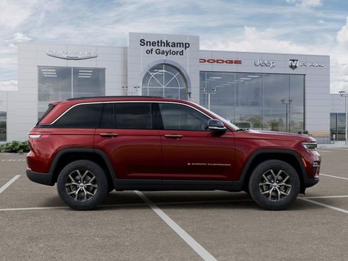 New 2025 Jeep Grand Cherokee Limited w/ Trailer Tow Package AWD/4WD image 21