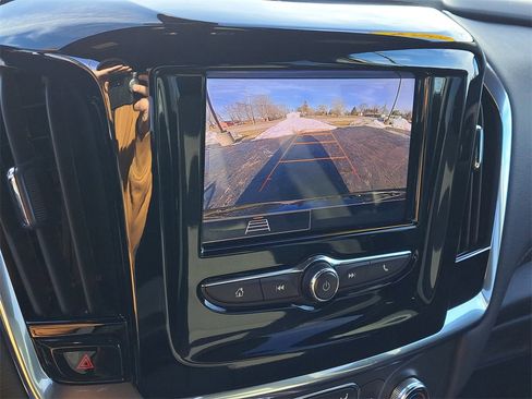 Used 2023 Chevrolet Traverse LT image 14