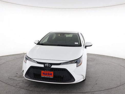 Used 2022 Toyota Corolla LE image 4
