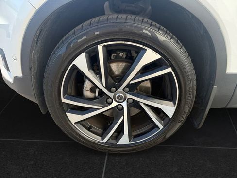 Used 2020 Volvo XC40 T5 R-Design AWD/4WD image 9