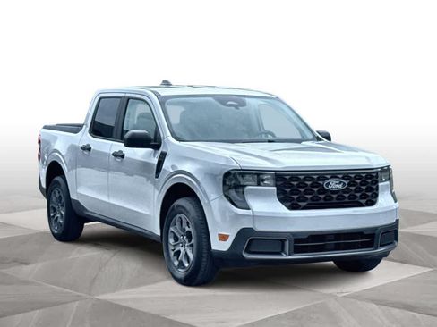Used 2025 Ford Maverick XLT FWD image 2