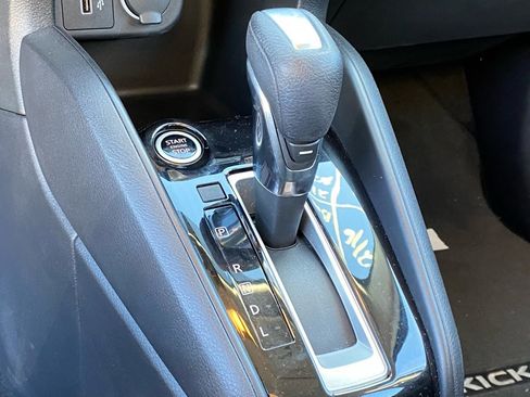 Used 2021 Nissan Kicks S image 18