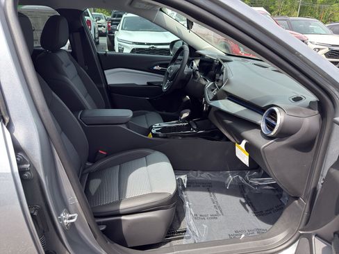 New 2026 Chevrolet Trax LT w/ Driver Confidence Package FWD image 13