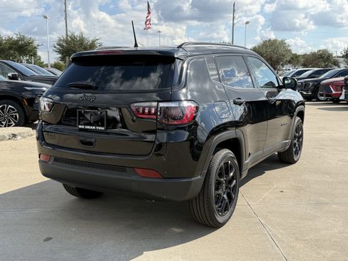 New 2026 Jeep Compass Latitude image 5