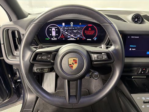 Certified 2024 Porsche Cayenne AWD/4WD image 11