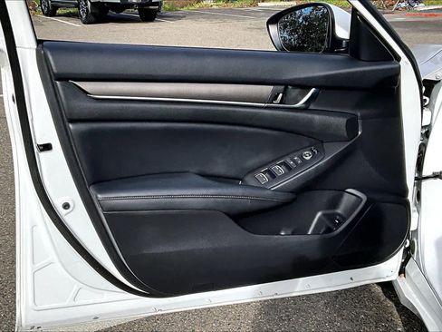 Used 2021 Honda Accord LX image 21