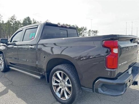 Used 2019 Chevrolet Silverado 1500 High Country w/ Technology Package image 3