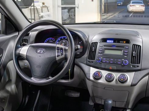 Used 2010 Hyundai Elantra GLS image 11