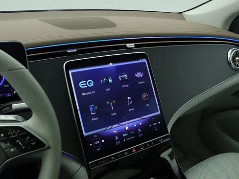 Certified 2023 Mercedes-Benz EQS 450+ SUV image 9