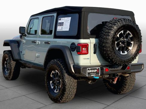 Used 2024 Jeep Wrangler Unlimited Rubicon 4xe w/ Convenience Group AWD/4WD image 12