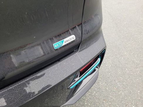 Used 2022 Kia Niro EX Premium image 7