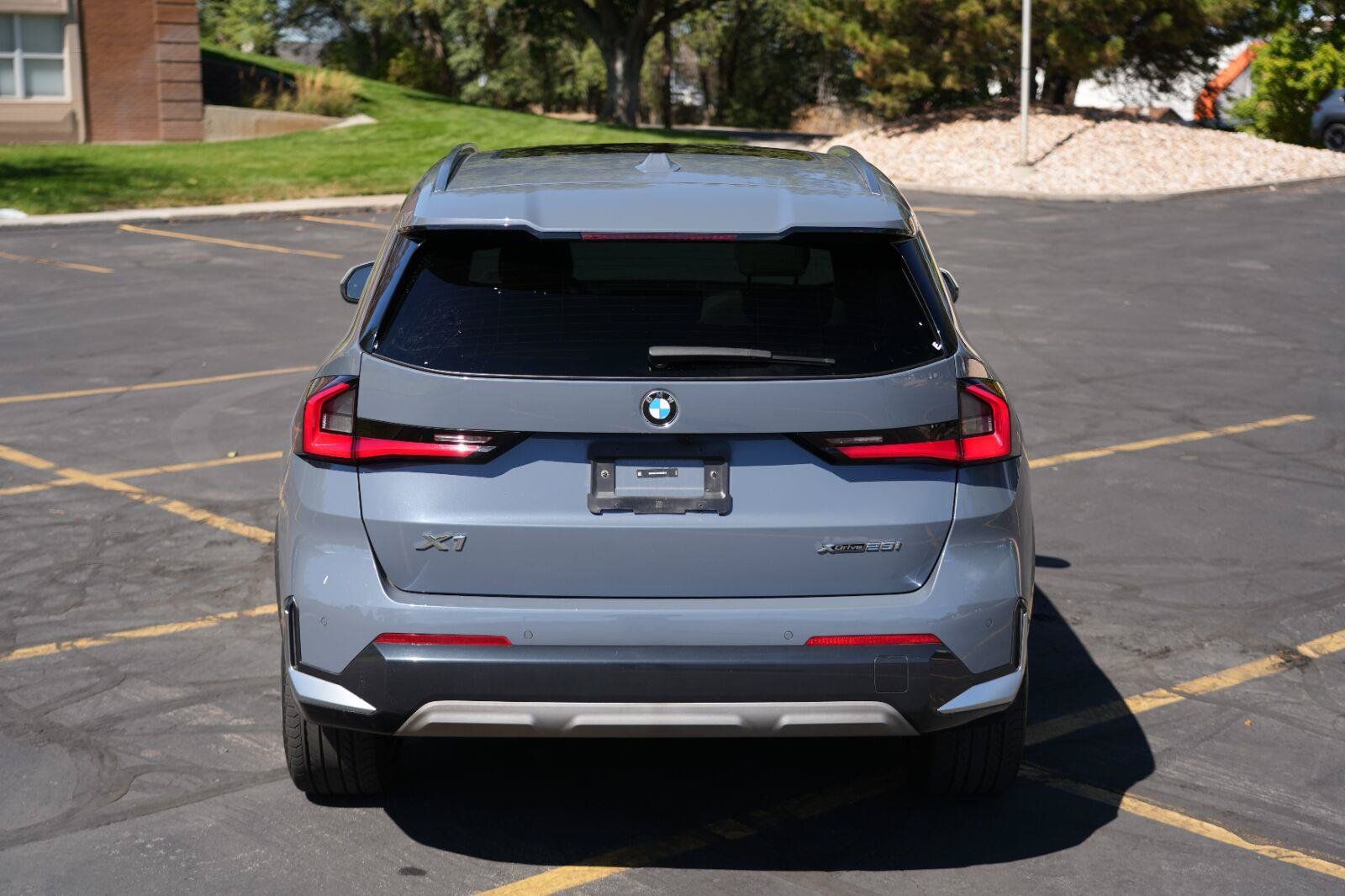 Used 2023 BMW X1 xDrive28i w/ Convenience Package AWD/4WD image 4