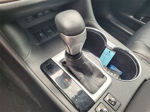 Used 2019 Toyota Highlander image 20