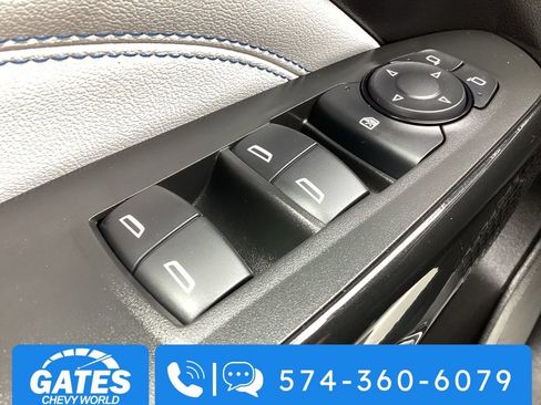 Used 2025 Chevrolet Trax LT w/ LT Convenience Package FWD image 20