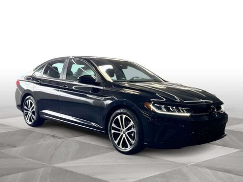 Used 2026 Volkswagen Jetta Sport FWD image 2