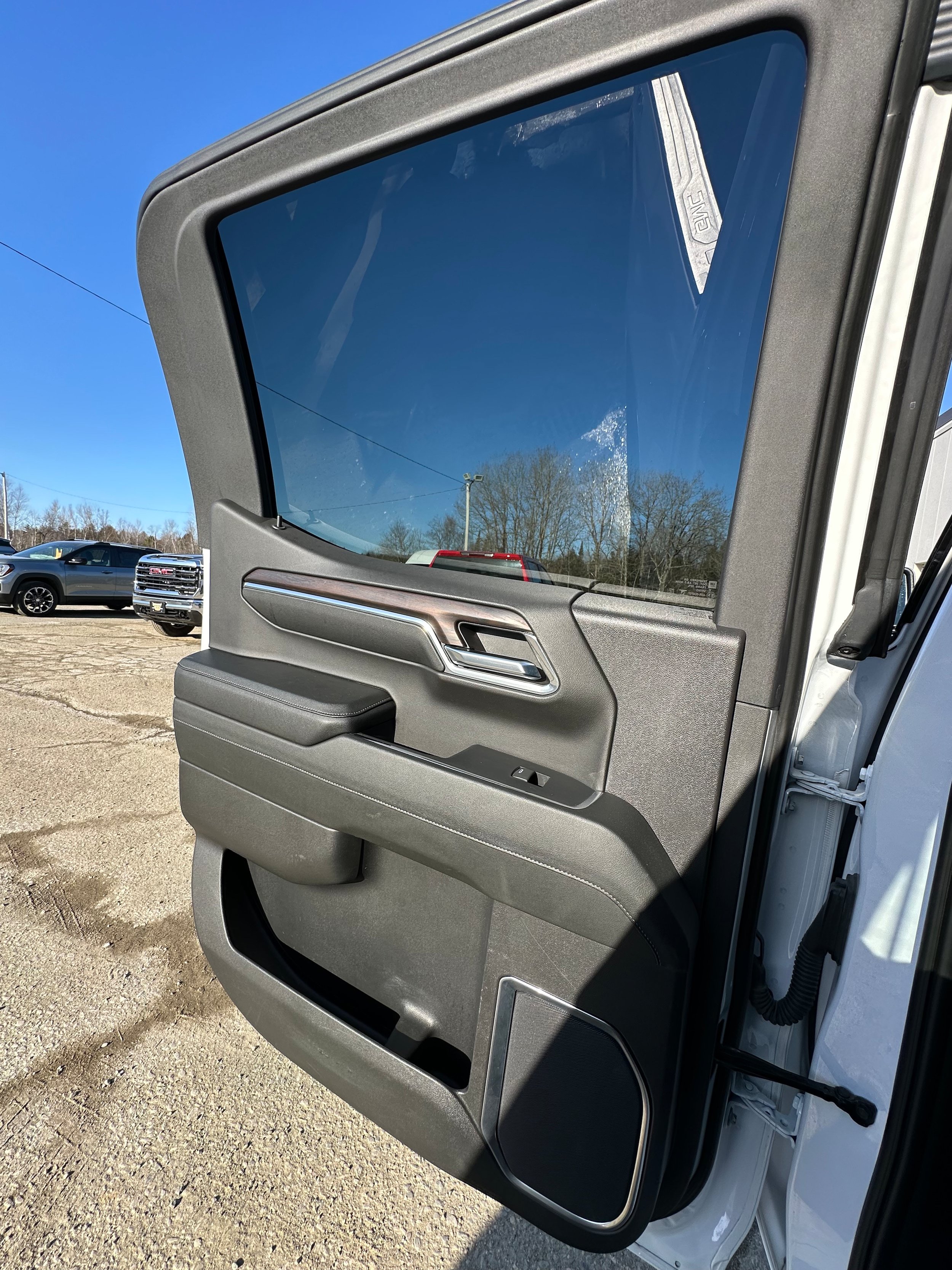 Used 2024 GMC Sierra 1500 SLT AWD/4WD image 16