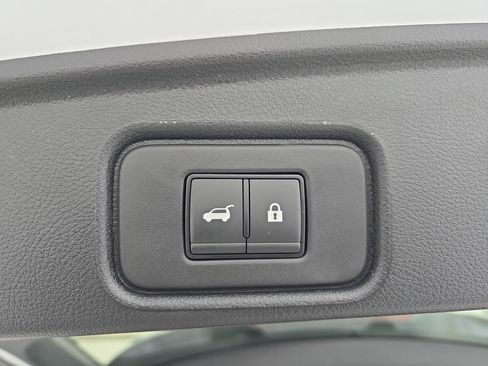 New 2025 Nissan Pathfinder SL image 15