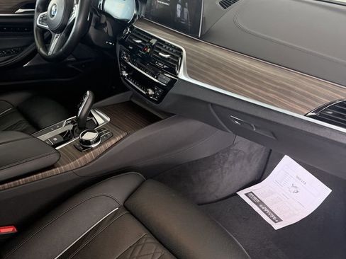 Used 2018 BMW M550i xDrive M550i xDrive w/ Dynamic Handling Package image 15