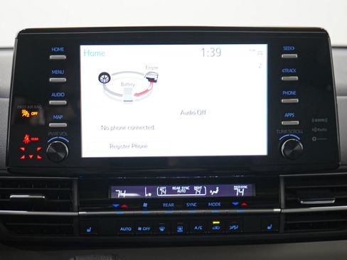 Used 2021 Toyota Sienna XLE image 19