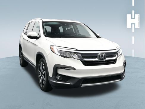 Used 2022 Honda Pilot Touring image 1