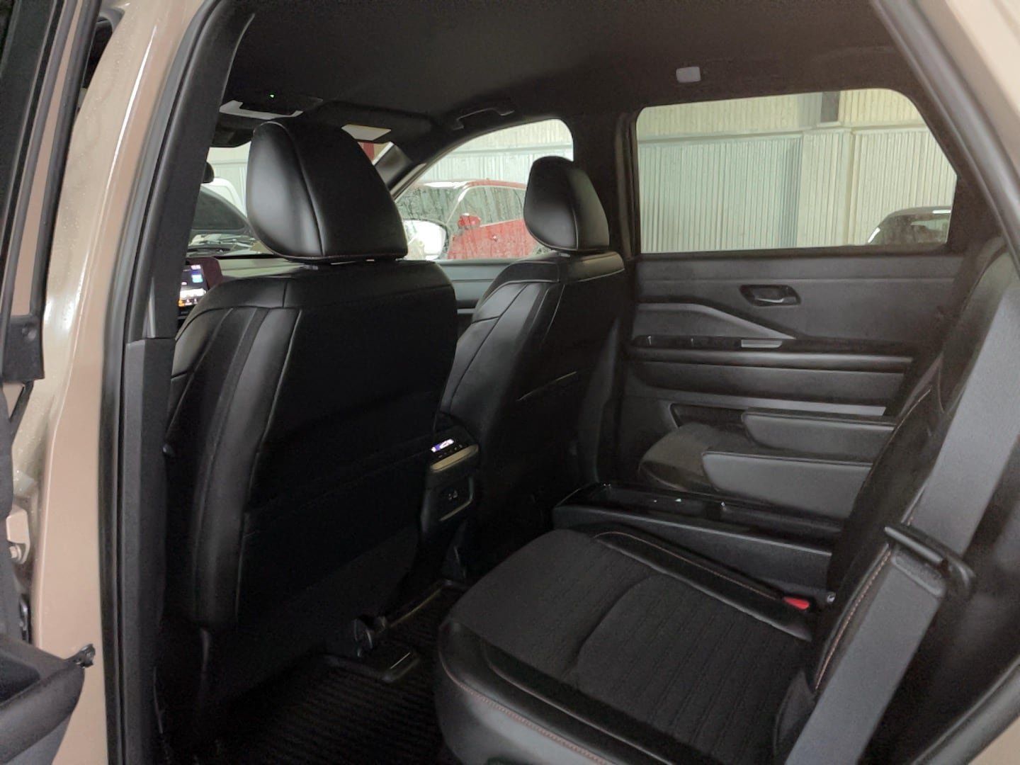 Used 2025 Nissan Pathfinder Rock Creek AWD/4WD image 23