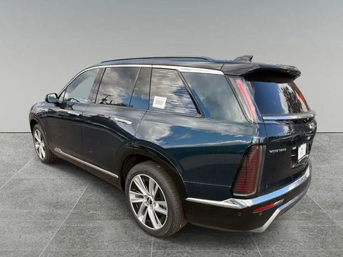 New 2026 Cadillac Vistiq Luxury w/ LPO, Floor Liner Package image 11