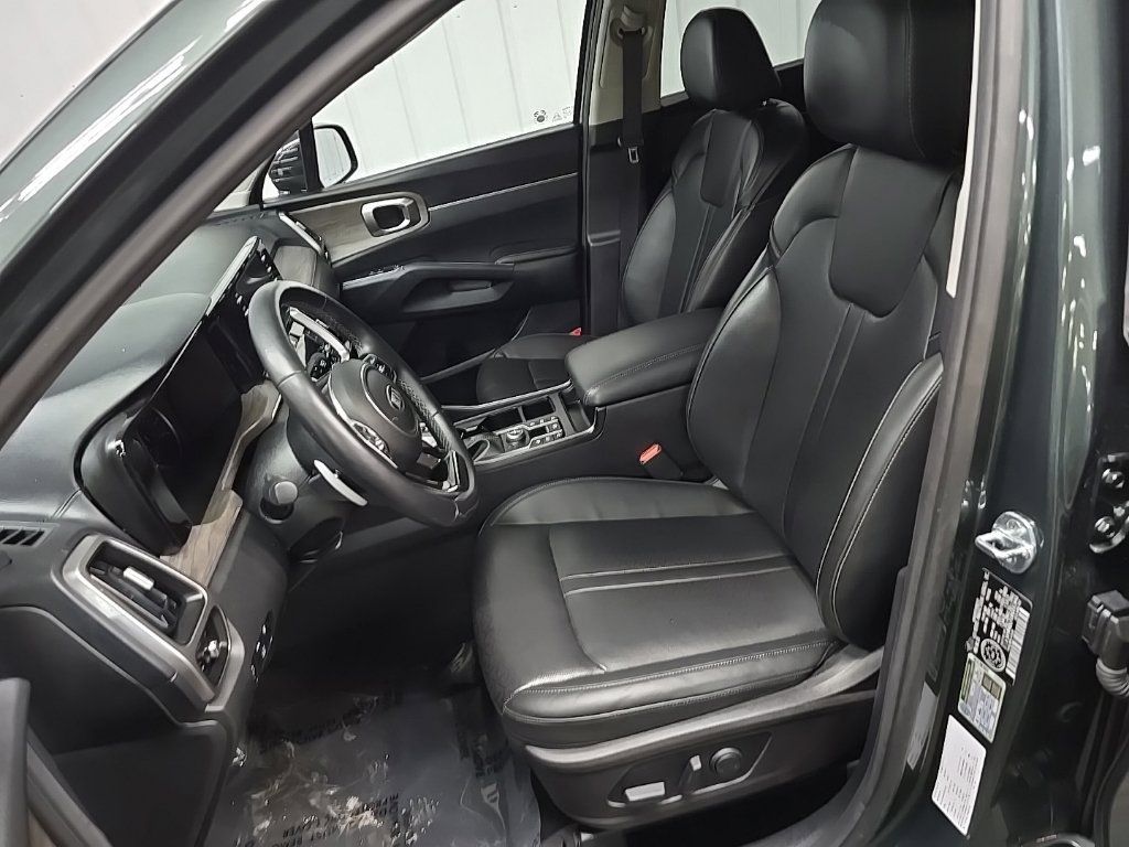 Used 2021 Kia Sorento EX AWD/4WD image 29