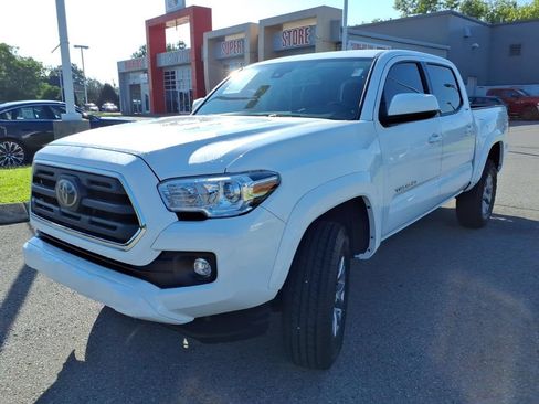 Used 2019 Toyota Tacoma SR5 RWD image 18