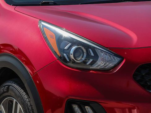 Used 2020 Kia Niro EX FWD image 4