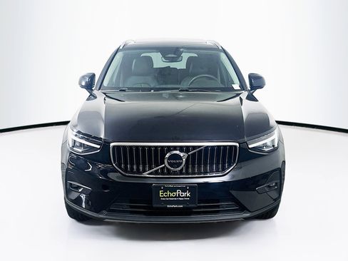Used 2023 Volvo XC40 B5 Plus w/ Driver Assist Package AWD/4WD image 2