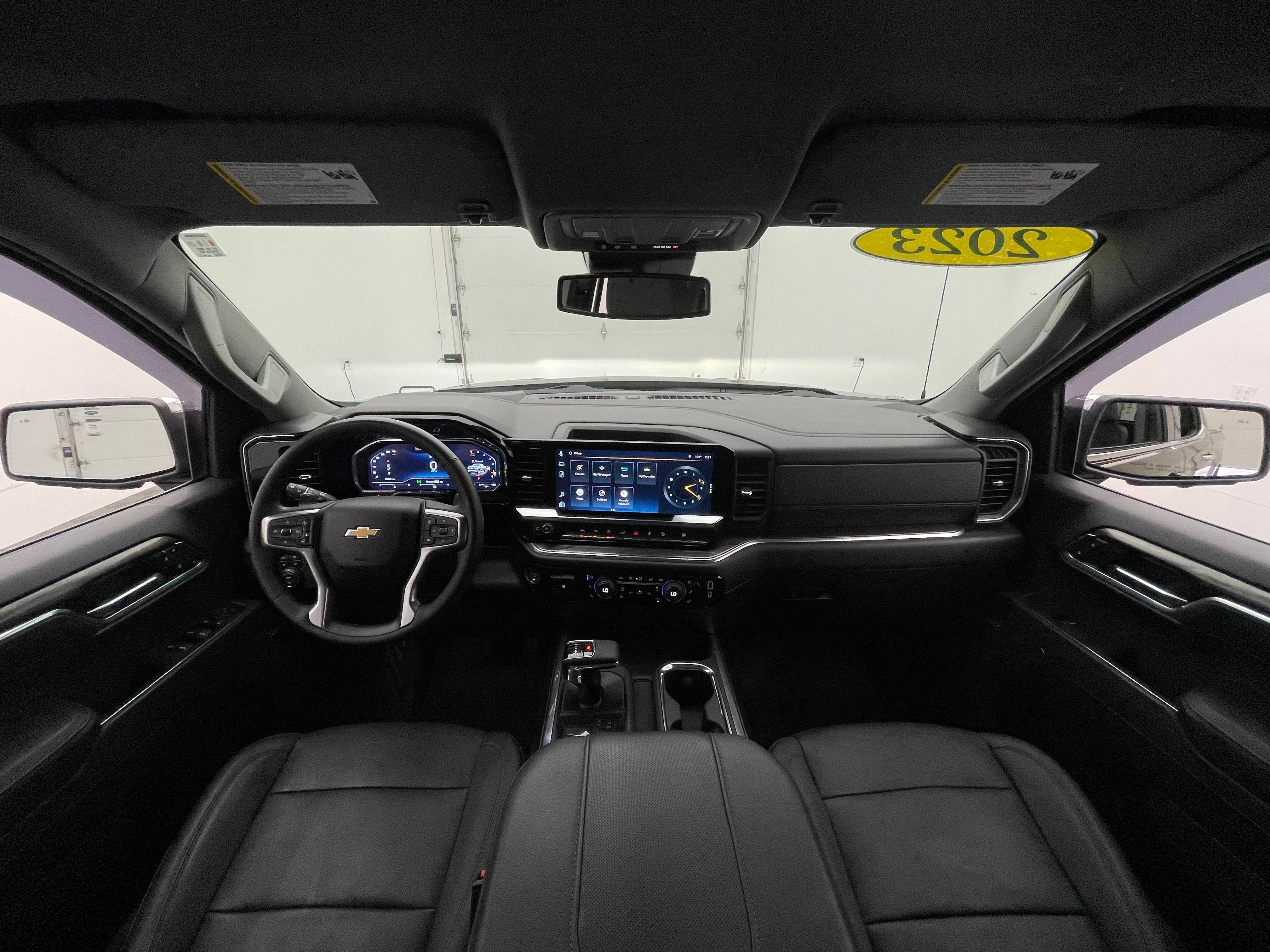 Used 2023 Chevrolet Silverado 1500 LTZ AWD/4WD image 3