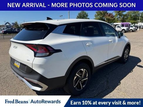 Used 2025 Kia Sportage LX AWD/4WD image 7